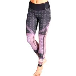 NWOT Calia by Carrie Underwood Medallion Leggings, Size M